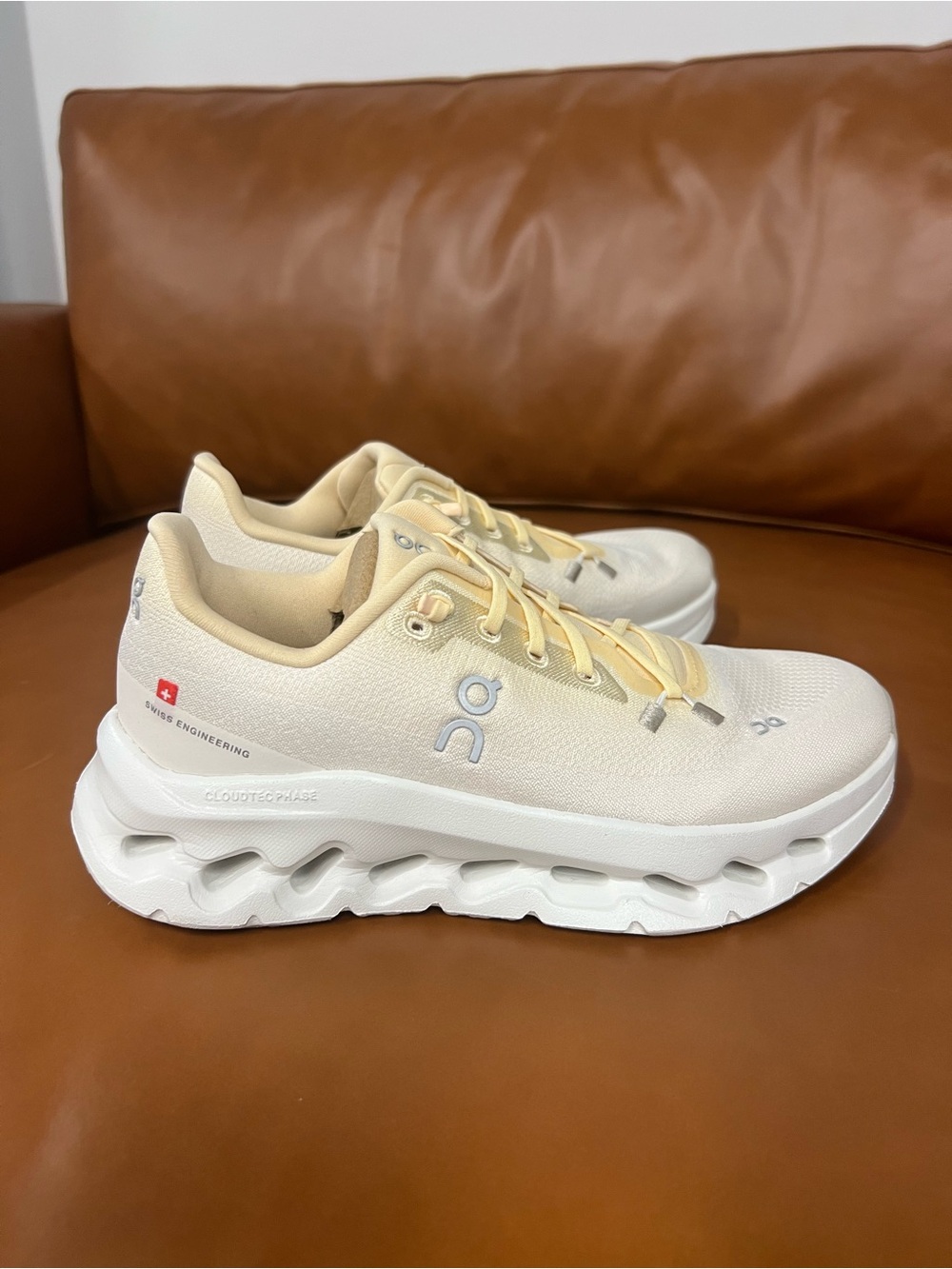 On Running CLOUDTILT BLONDE DEW 7 WOMENS